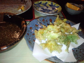 の山の恵「山菜の天ぷら」